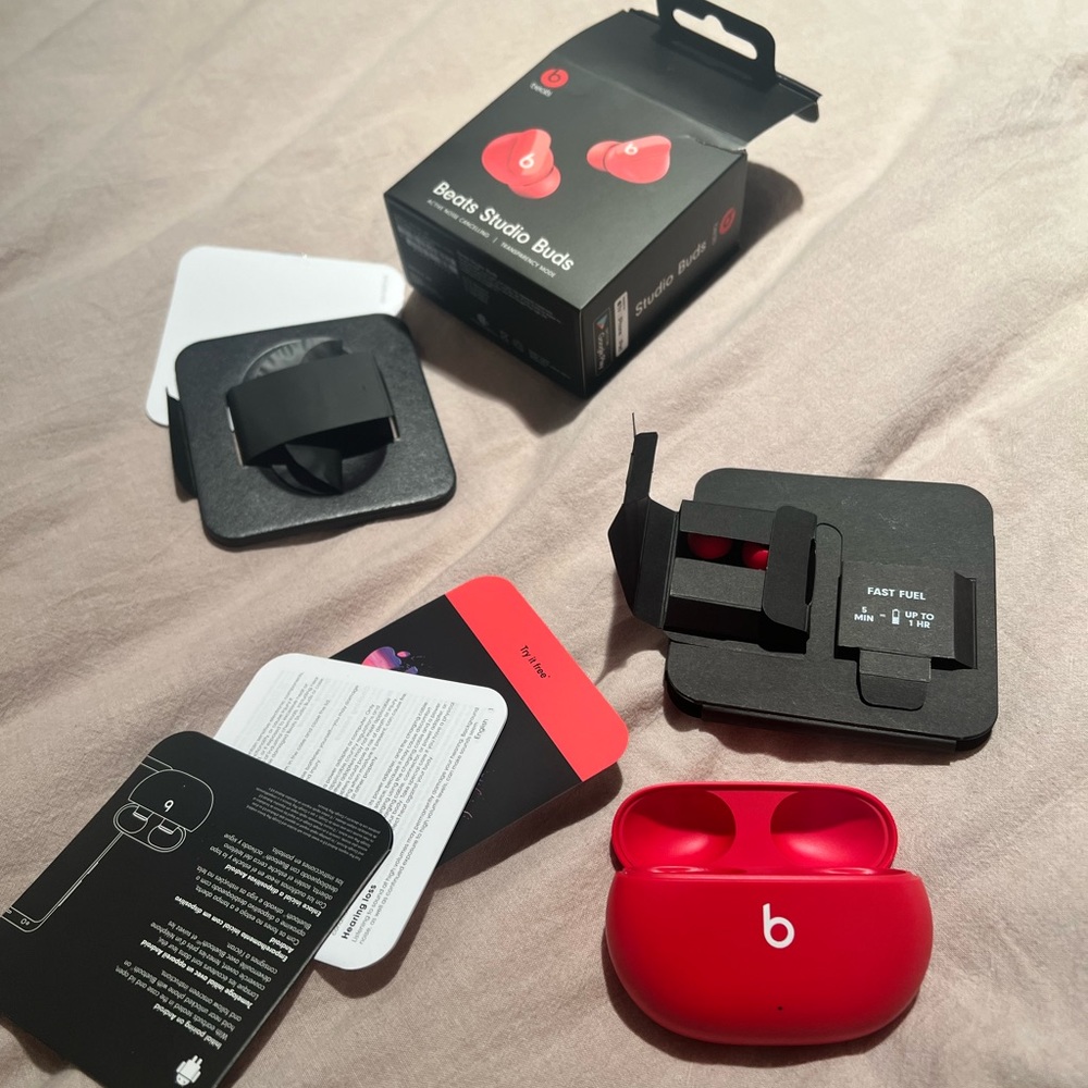 Beats Studio buds case